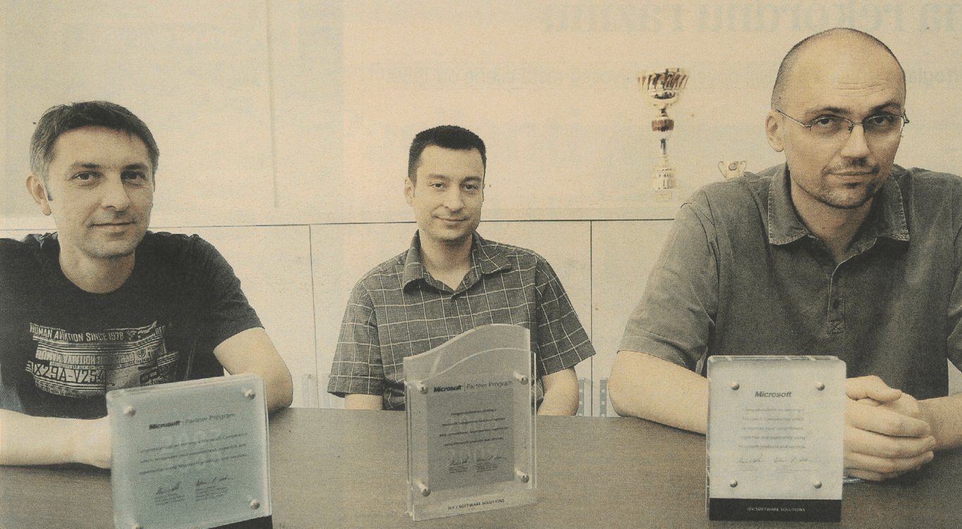 Mono team in the early 2000s